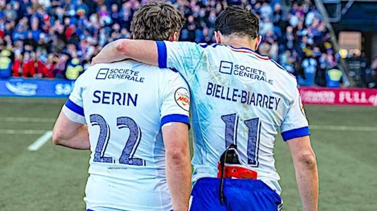 OVALIE – Coqs abîmés par le Chardon, Coquelets brillants. Mont-de-Marsan et Biarritz souriants et Dax grimaçant